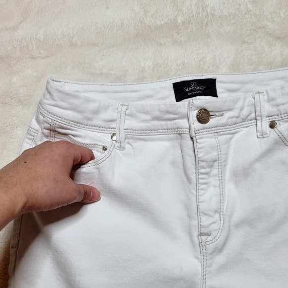 Chicos So Slimming cropped white pant - Picture 5 of 10